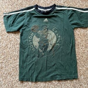 Vintage BOSTON CELTICS BOYS GIRLS Adidas GREEN TSHIRT SIZE M